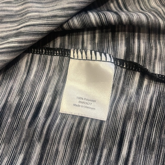 Xersion Dri-fit Short Sleeved Athletic V Neck Tees - Picture 4 of 7